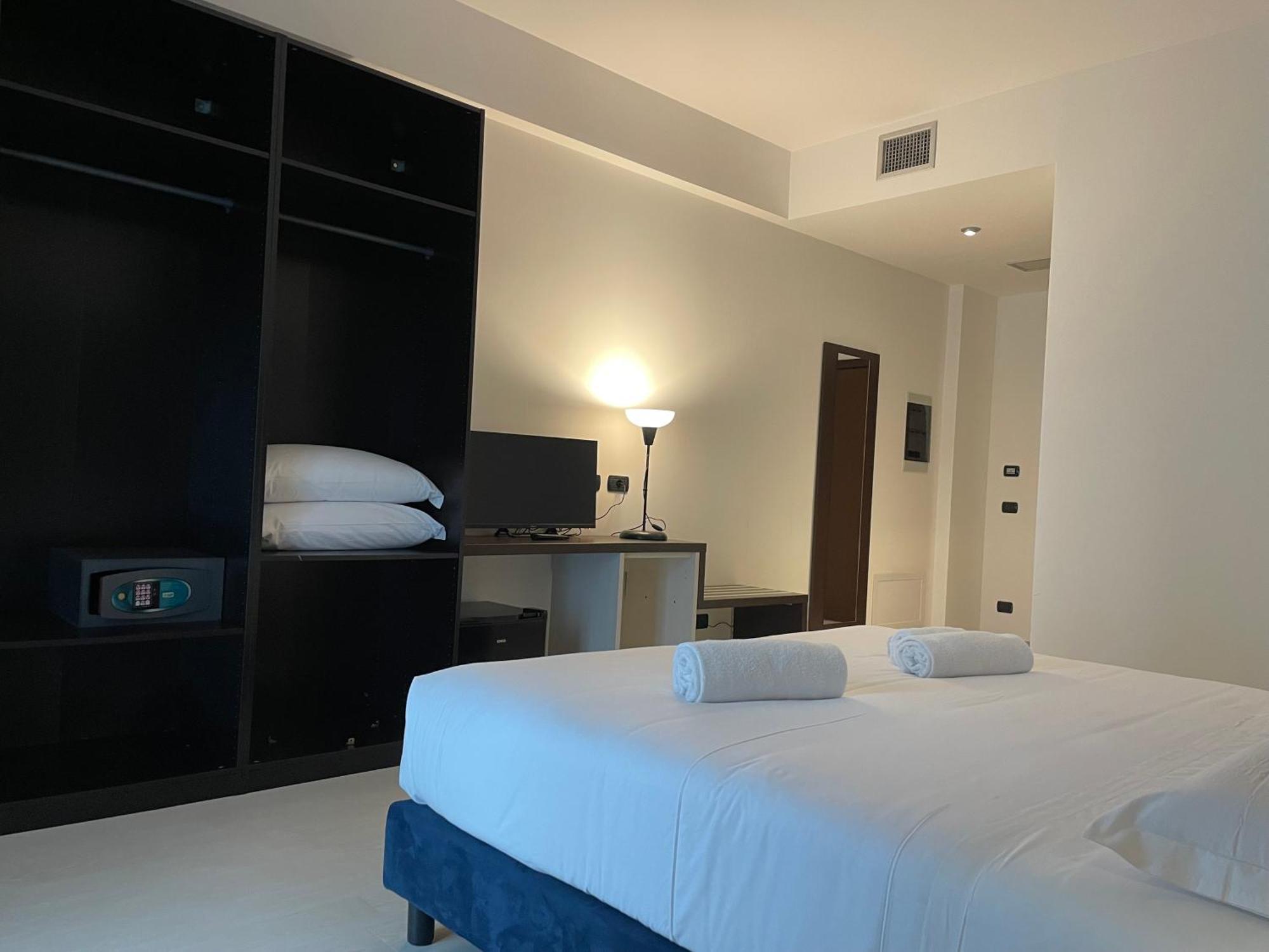 Maestrale Resort Hotel - Grosseto Exteriör bild