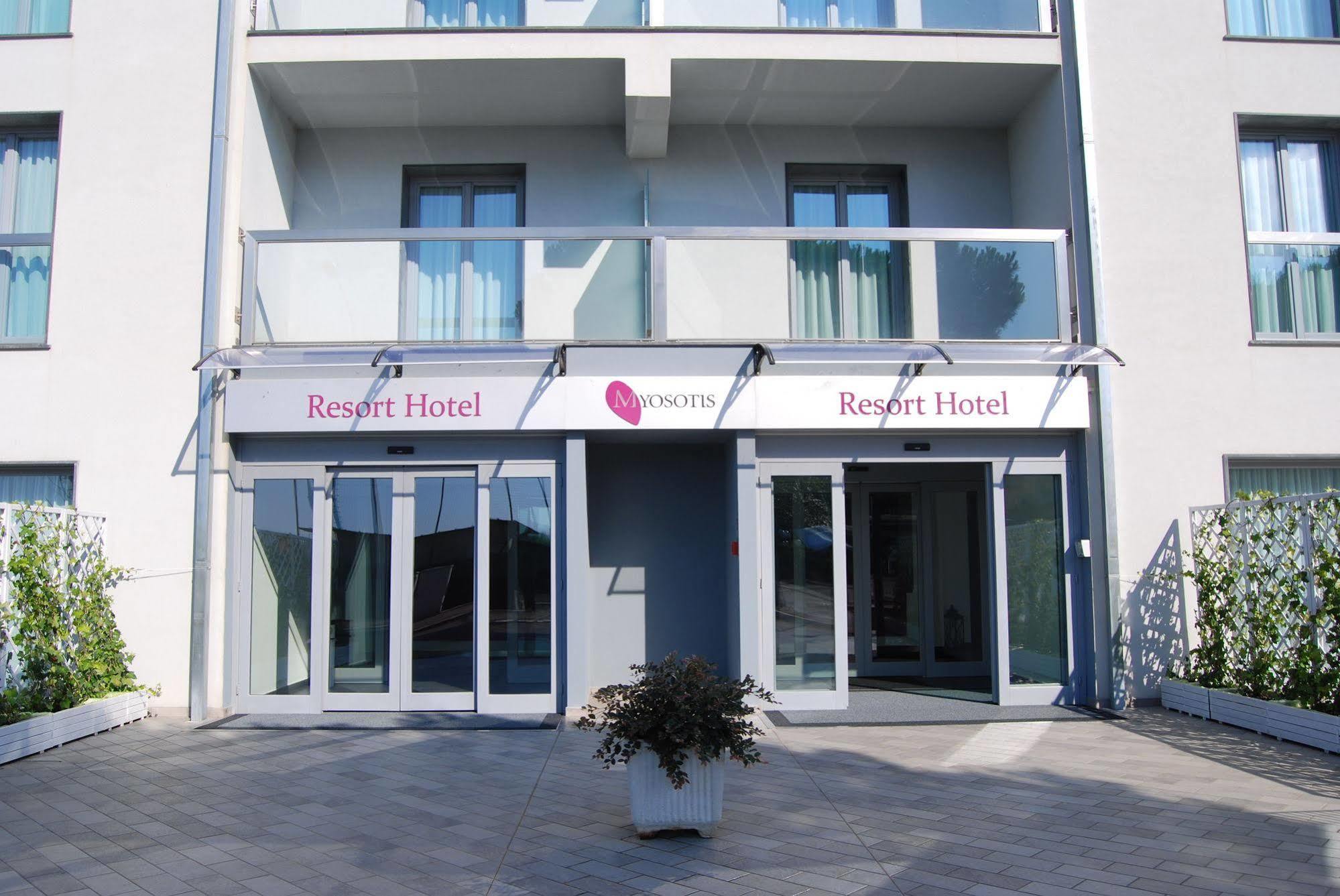 Maestrale Resort Hotel - Grosseto Exteriör bild